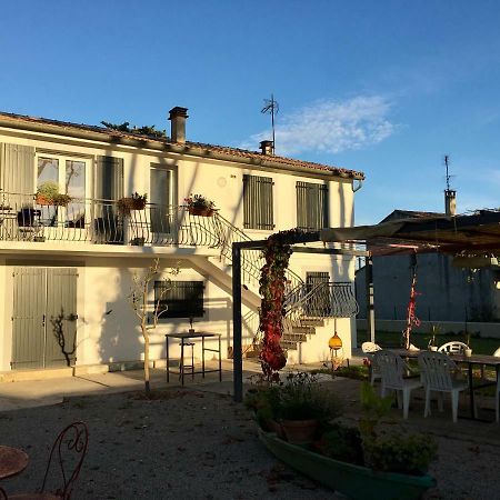 Appartamento Chez marinette Le Cailar Esterno foto
